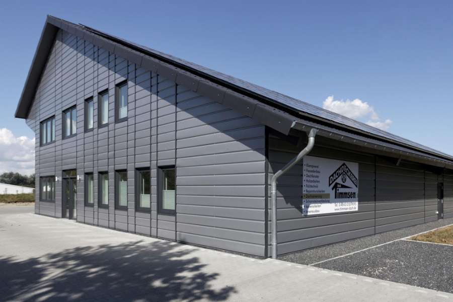 Wirtschaftlicher „Kassetten-Look“ für die Fassade, Mittelweg 9a, 25855 Haselund